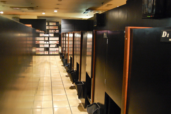 Japanese Net Cafe Booths