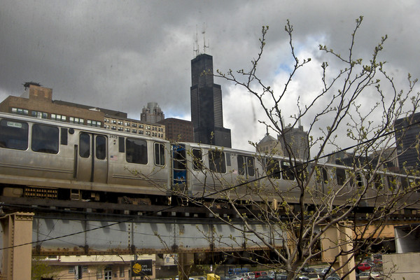 Sears or Willis Tower Elevated Tracks
